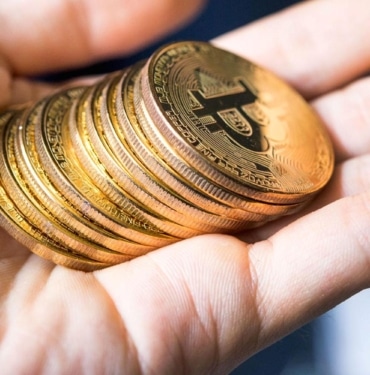 104844369-GettyImages-872408804-bitcoin.1910x1000