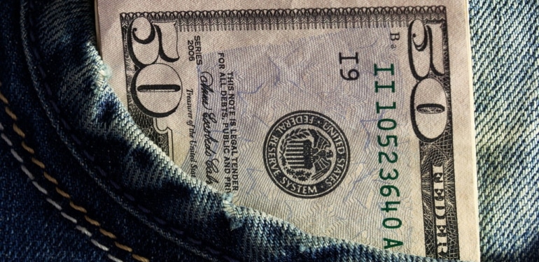 Bitcoin Dolar'dan