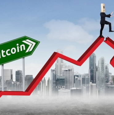 BTC fiyatı 13,000 doların üstüne çıktıktan sonra büyük bir satış baskısı geldi ve fiyat geri çekilmeye başladı. Acaba Bitcoin fiyatı bu seviyeden çöküşe