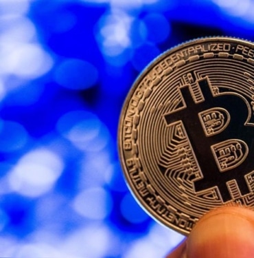 Bitcoin 11 bin doları son 2 gündür zorluyor. Fiyat gün içerisinde bir kaç kez direnç seviyesini test etti ama bu seviyeyi aşmakta henüz başarılı olamadı.