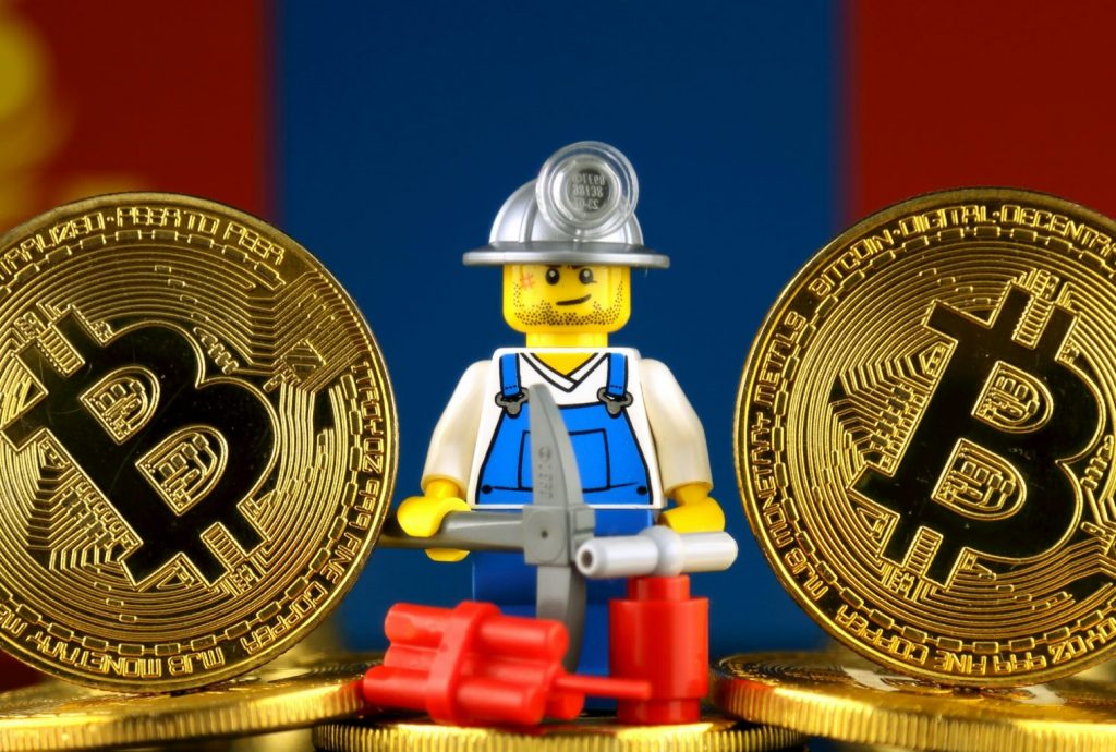 ABD'li dev şirket Bitcoin madenciliğine soyunuyor!