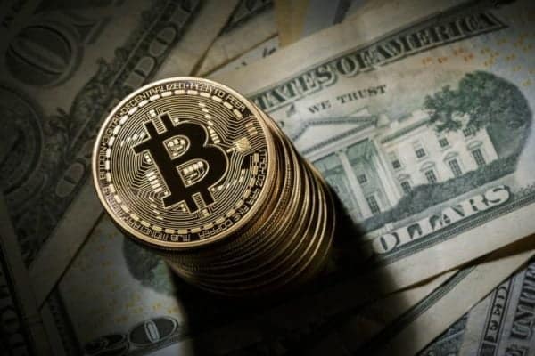 Ünlü Bloomberg analisti açıklıyor: 2022'de Bitcoin artar mı?