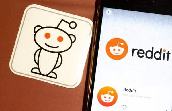 Popüler sosyal medya platformu Reddit, iki yeni Ethereum bazlı ERC20 tokenini kullanmaya başlıyor. Bu kripto paralar, uygun ve değerli içerik üreten kullanıcılara verilecek.