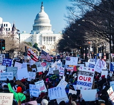 Cardano kurucusundan kriptoya destek için sokaklara çıkma çağrısı